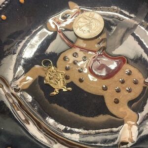 10 k gold Tasmanian pendant